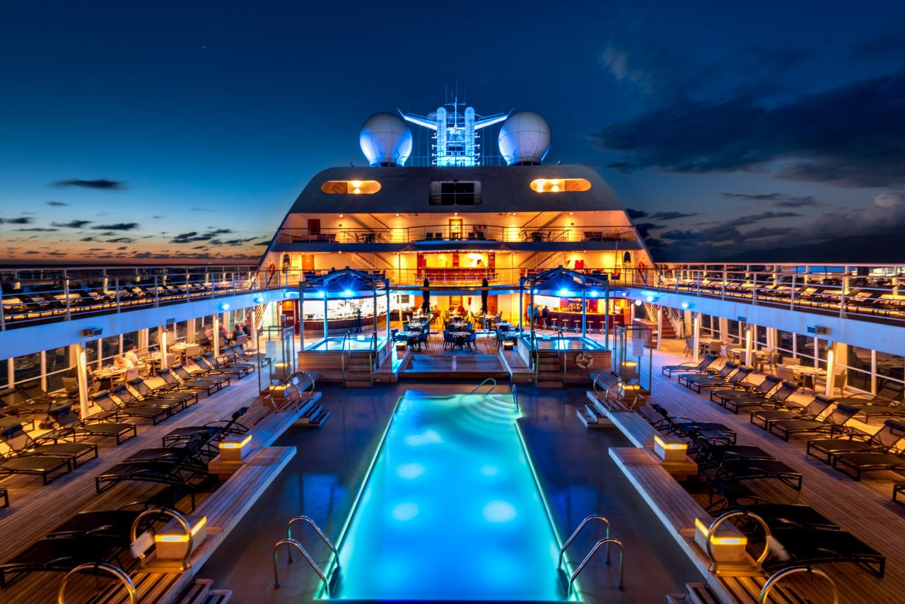 Luxury cruise experiences
